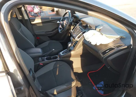 2014 Ford Focus Se z USA, uszkodzony, nr VIN 1FADP3F28EL418714